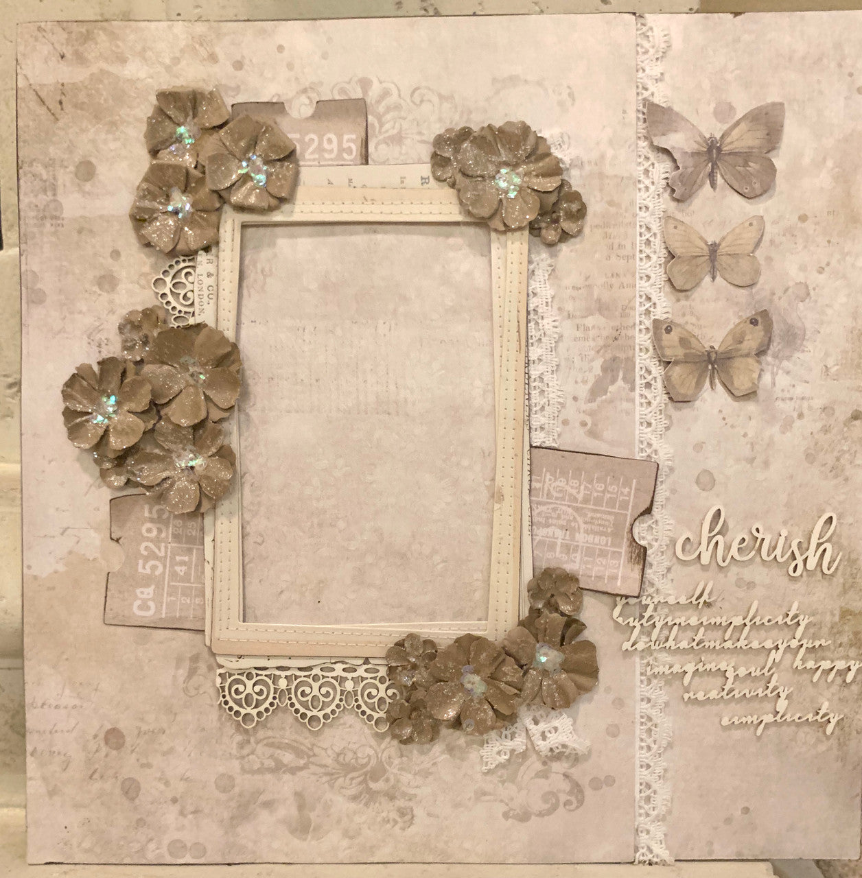 "Cherish Sparkle" lay-out van 2 pagina's met 49 en markt